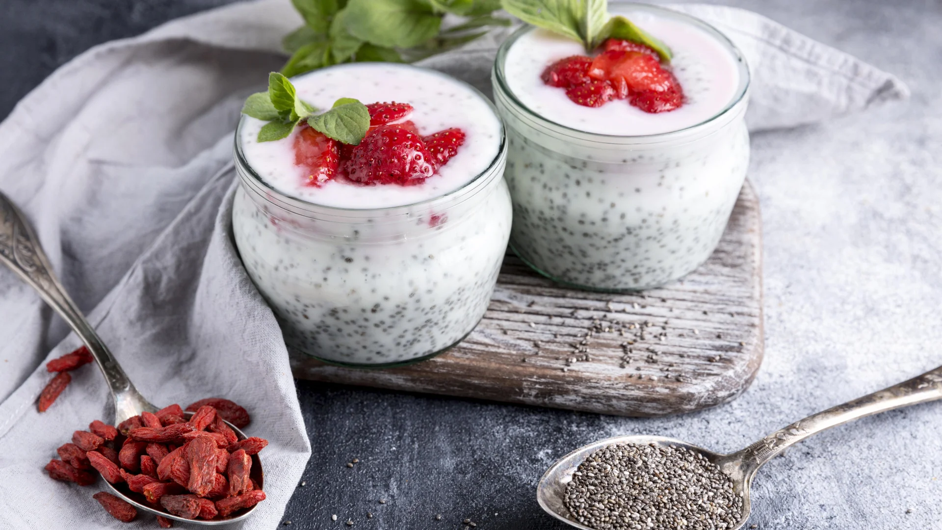 Metabolizma Hızlandıran, Bağırsakları Çalıştıran ve Tok Tutan Chialı Yoğurt  