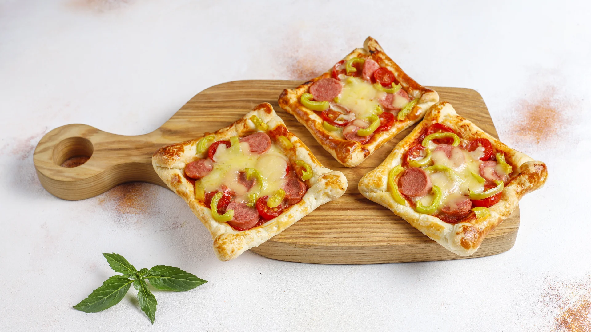 Tok Tutan Kahvaltılık Pizza Tarifi